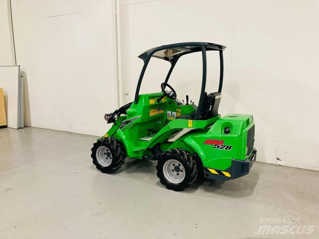 Avant 528 小型装载机