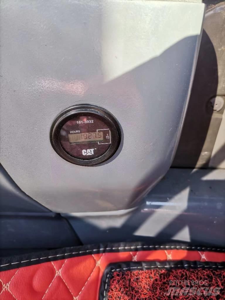 CAT 336 水陆两栖挖掘机