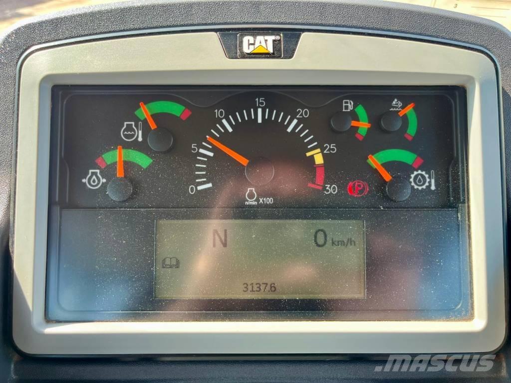 CAT 730 铰接式自卸车