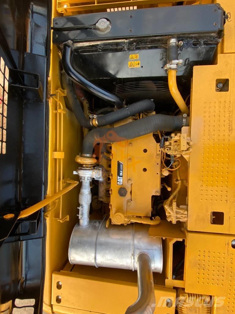 CAT CAT320 D2 履带挖掘机