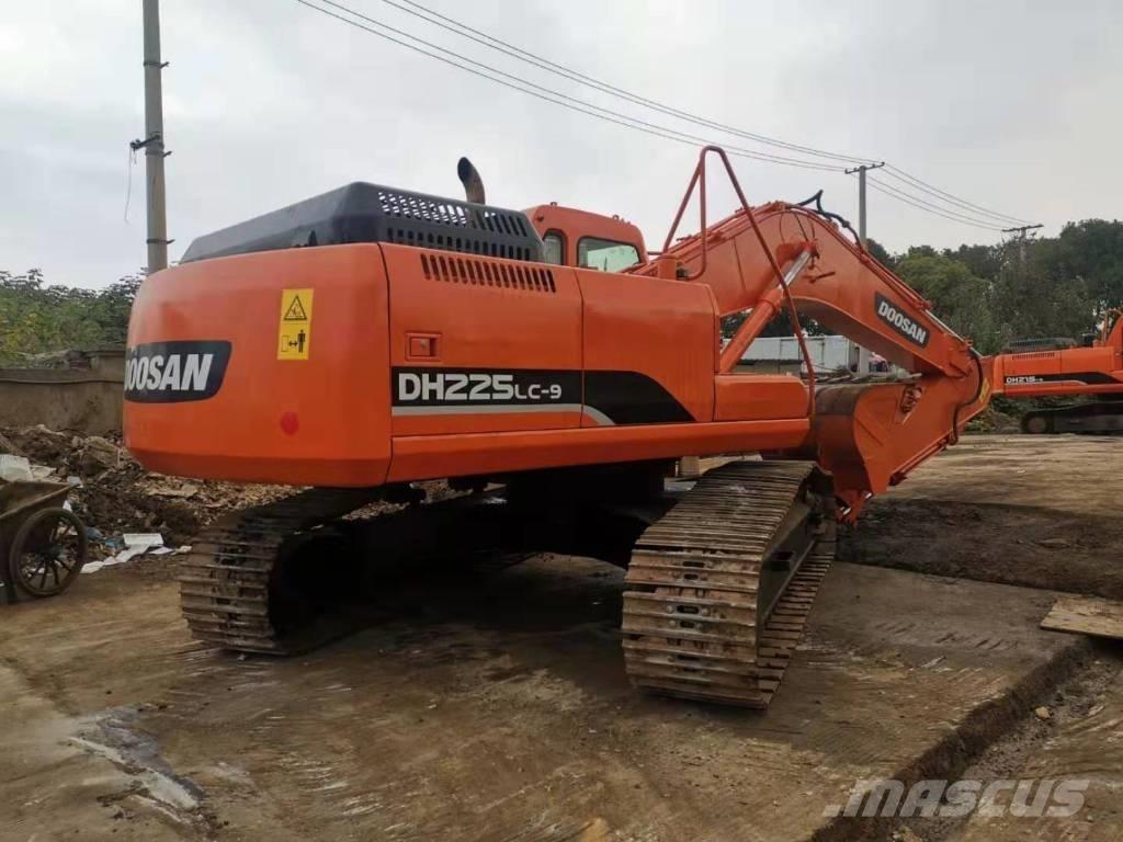 Doosan DH225LC-9 履带挖掘机