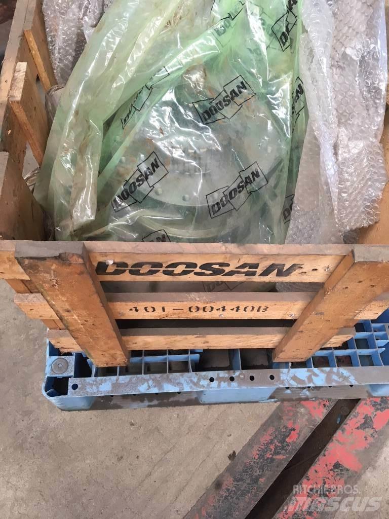 Doosan DX 300 履带挖掘机