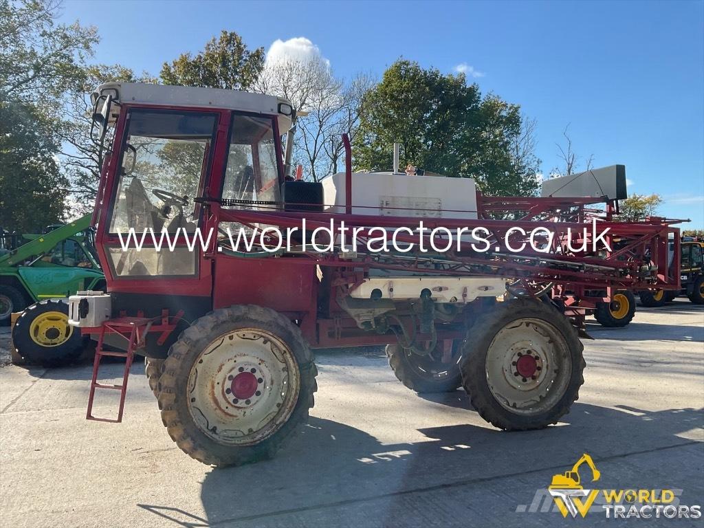 BATEMAN 2001 HI LO 自走式喷雾机