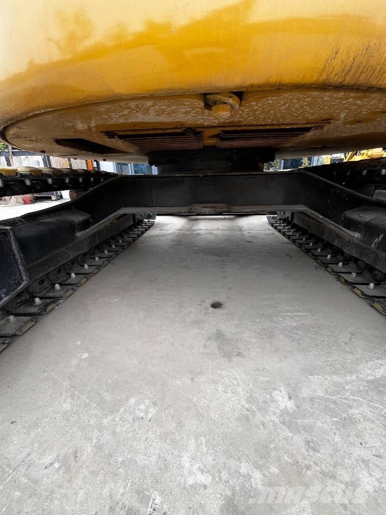 CAT 303.5E 小型挖掘机