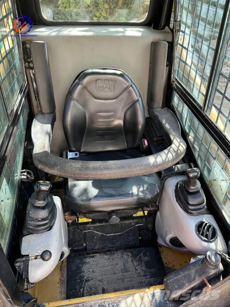 CAT 226 B 滑移装载机