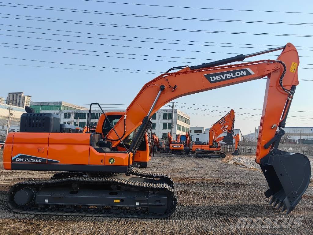 Doosan DX225 履带挖掘机