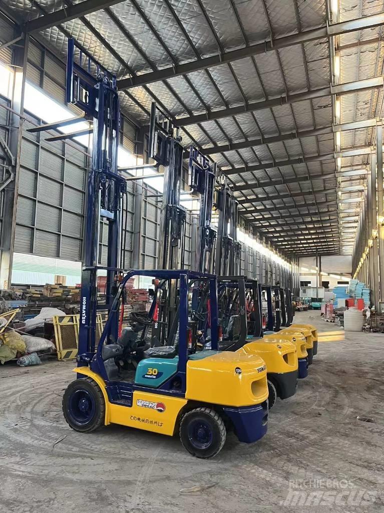 Komatsu FD 30 T-17 柴油叉车