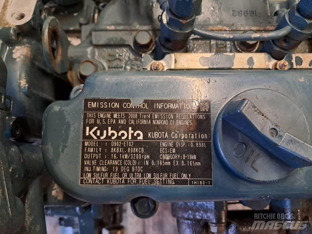 Kubota D-902 发动机