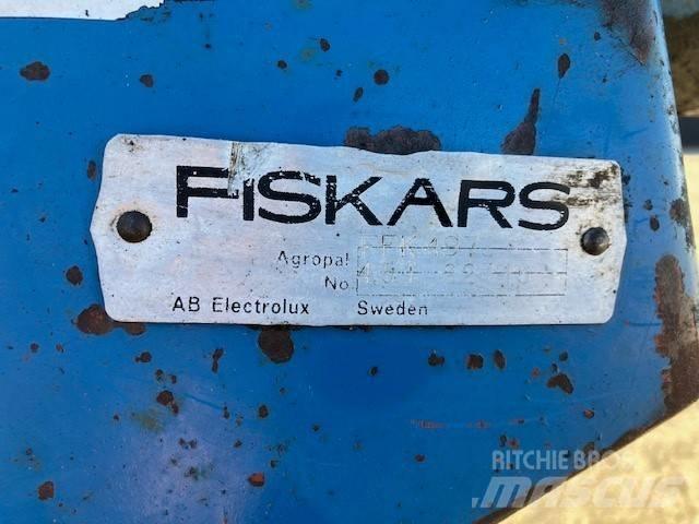 Fiskars FFK 497 双向犁