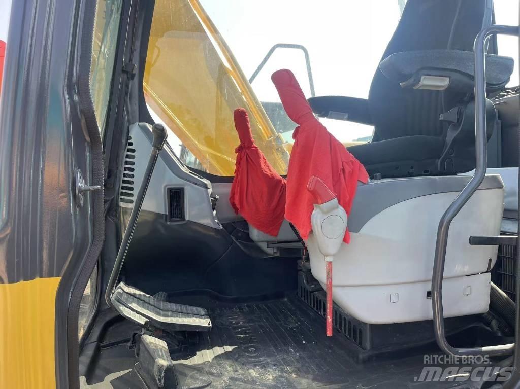 Komatsu PC 130-8 中型挖掘机