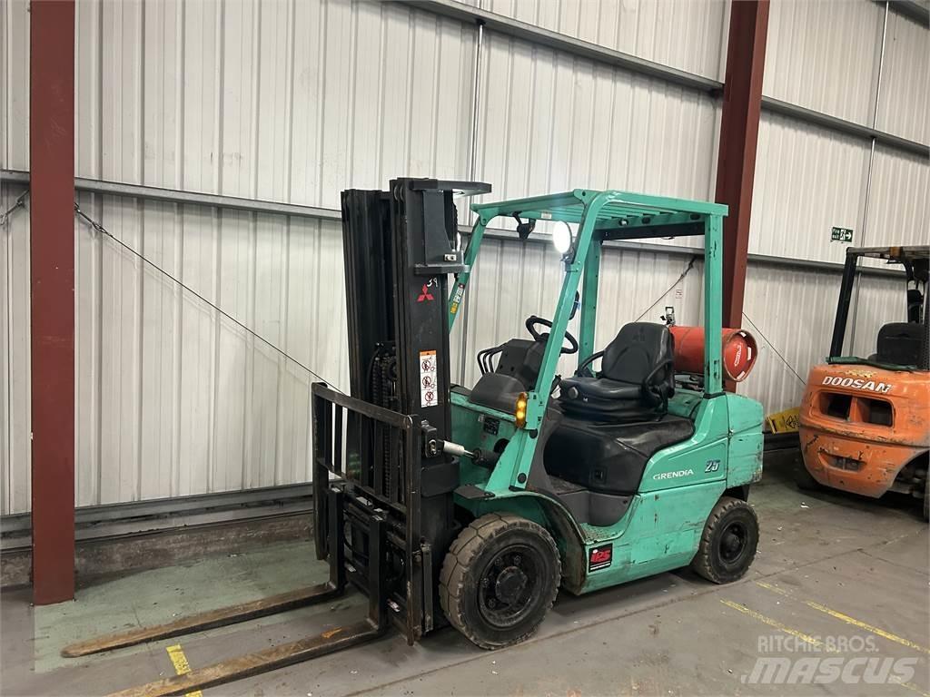 Mitsubishi FG25NT 天然气叉车