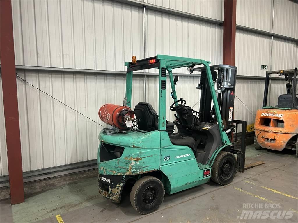 Mitsubishi FG25NT 天然气叉车