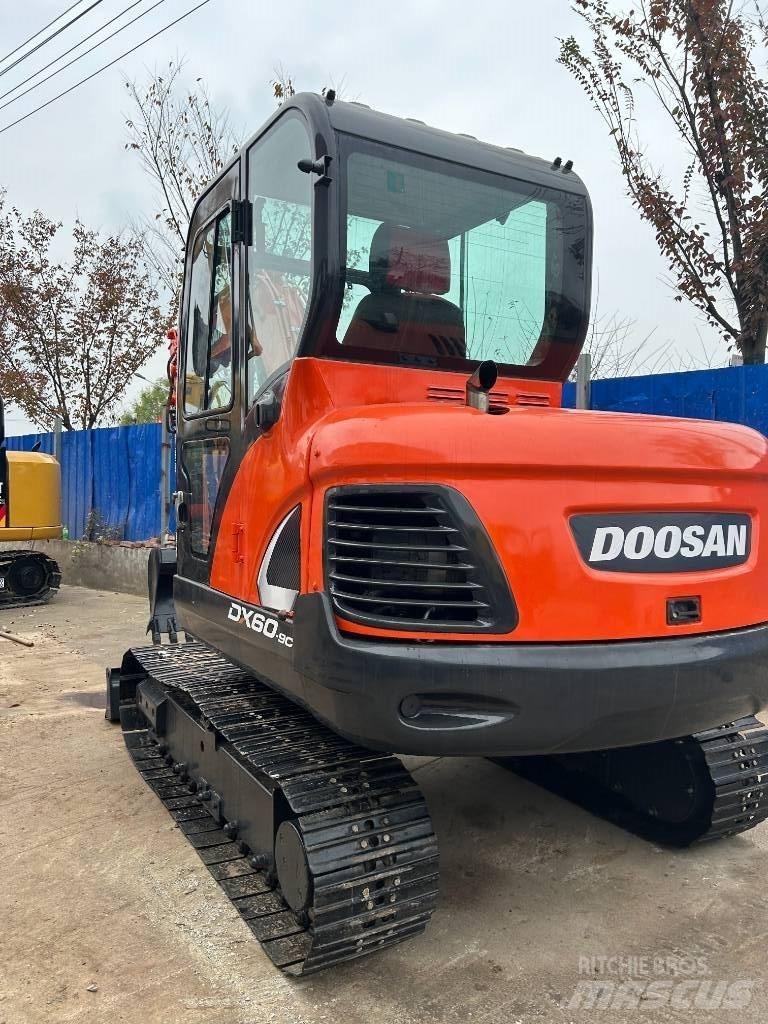 Doosan DX 60 小型挖掘机