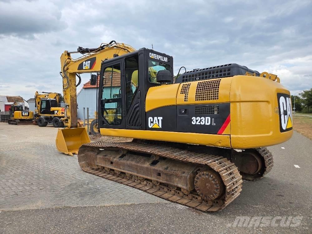 CAT 323DL 履带挖掘机
