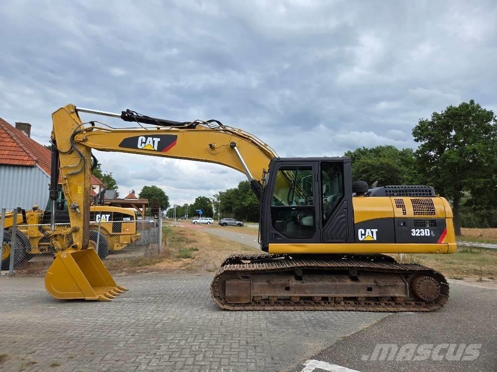 CAT 323DL 履带挖掘机