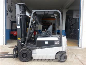 Nissan Q02L25CU 电动叉车
