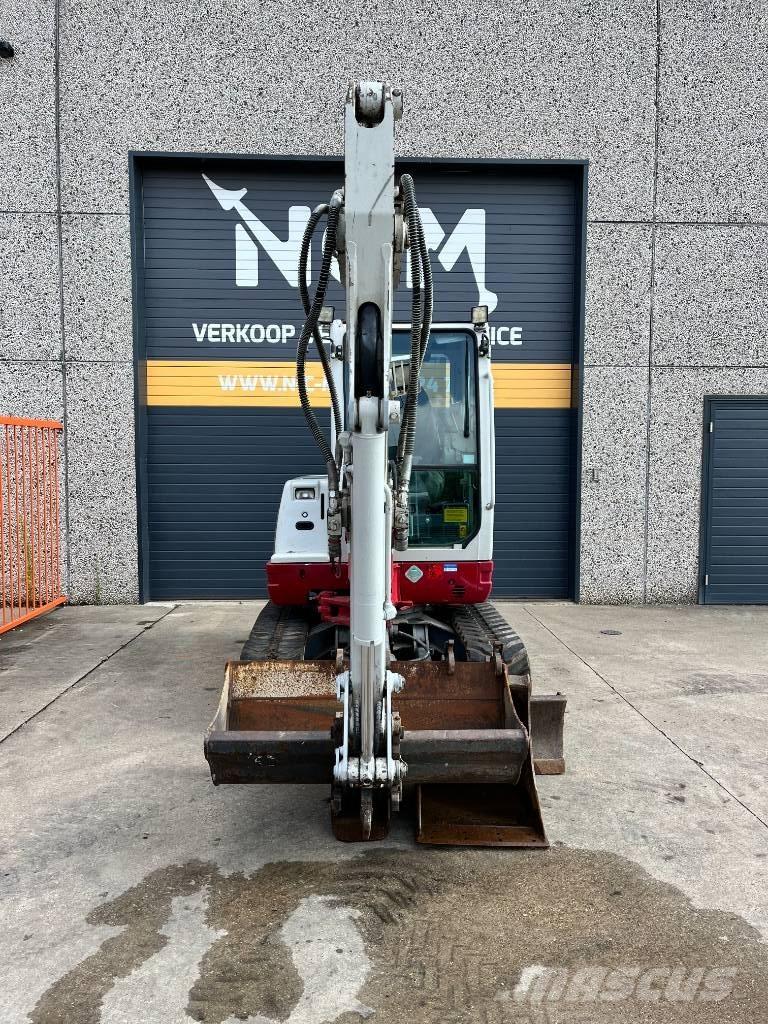 Takeuchi TB 235 小型挖掘机