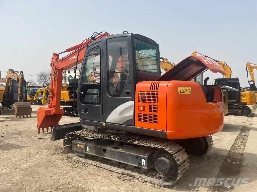 Hitachi ZX 70 中型挖掘机
