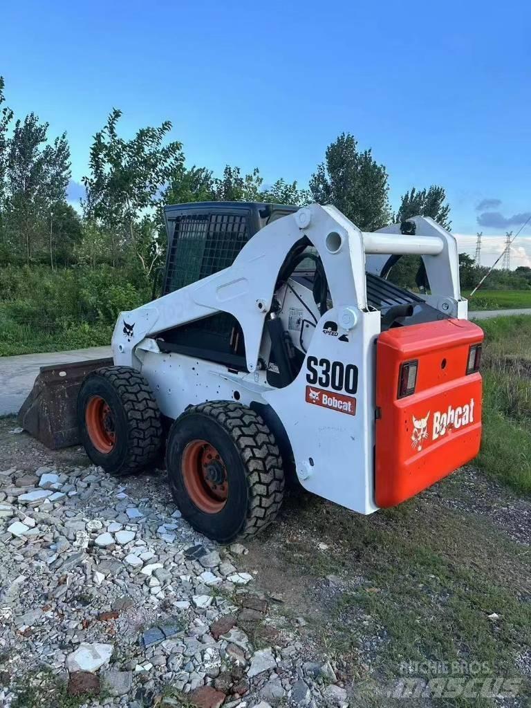 Bobcat S 300 滑移装载机