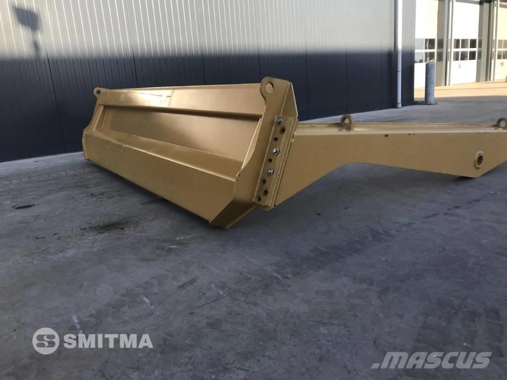 CAT 735C 尾门、后挡板