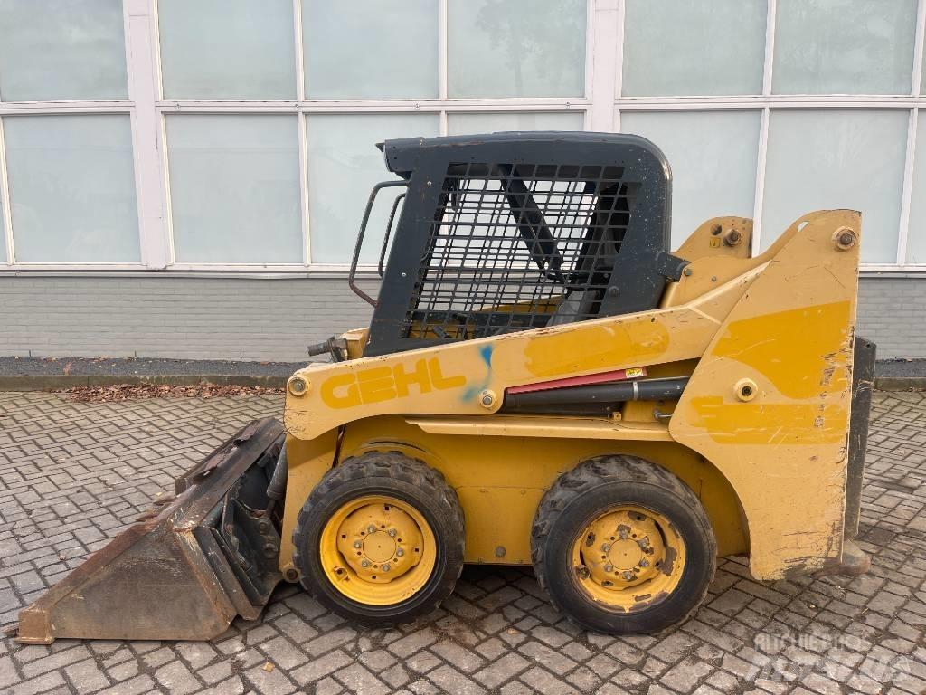 Gehl 3840 E     2015 滑移装载机