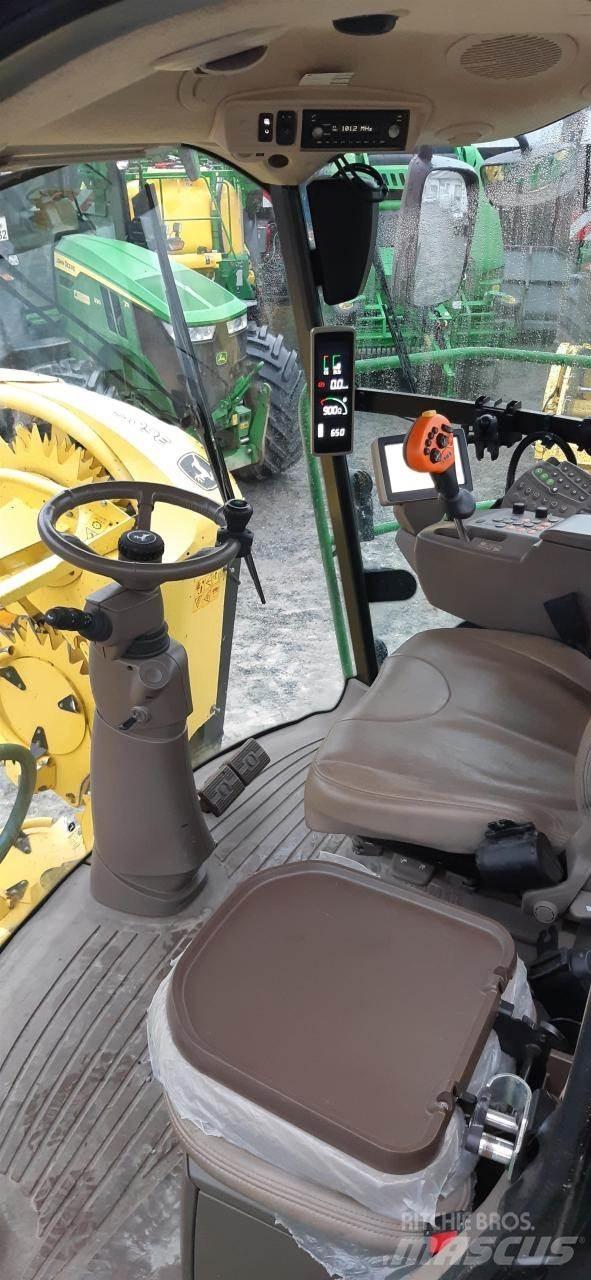 John Deere 8400i 自走式青贮饲料收割机