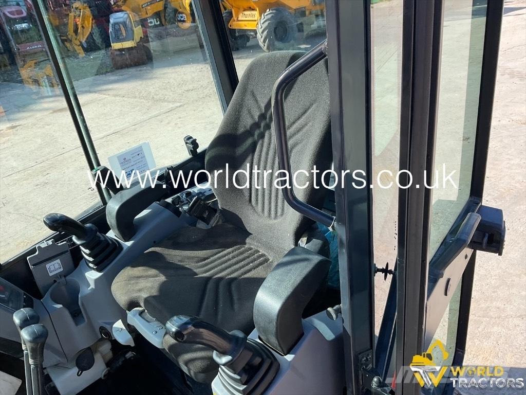 Kubota U 27-4 小型挖掘机