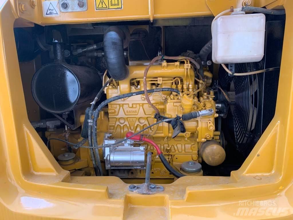 CAT 305.5E2 履带挖掘机