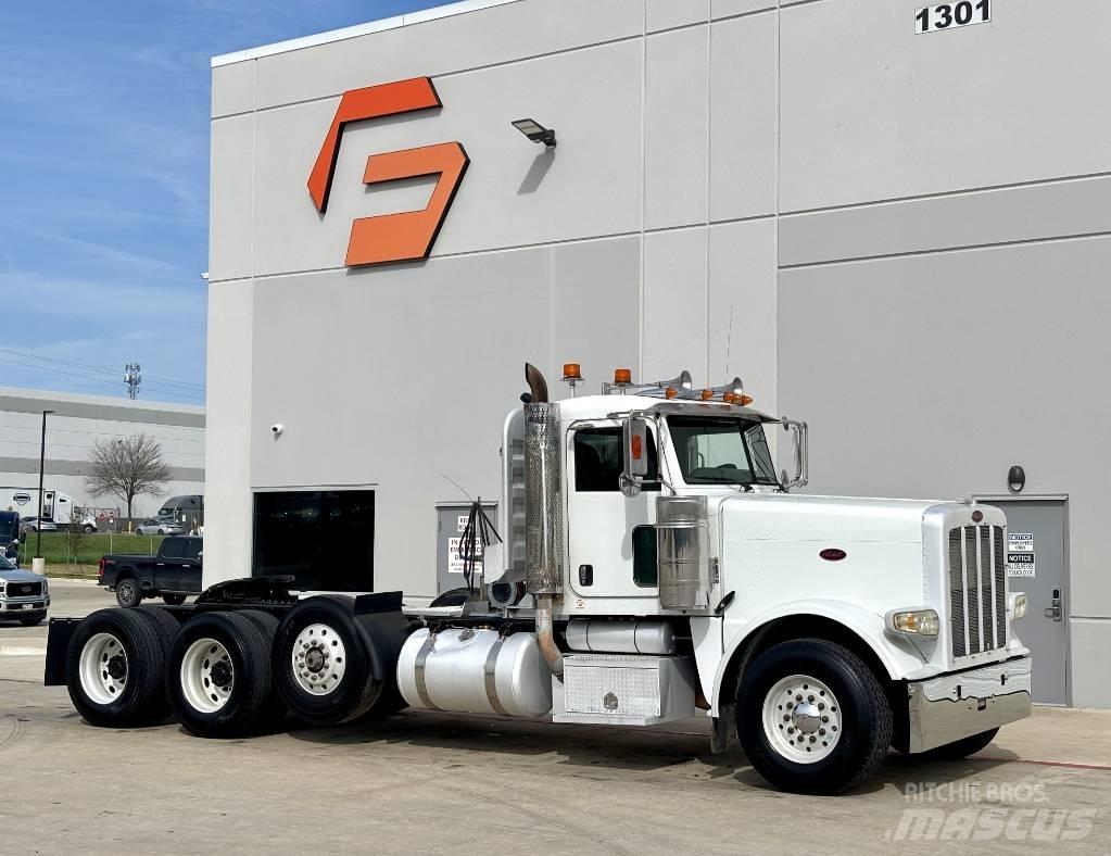 Peterbilt 388 牵引车