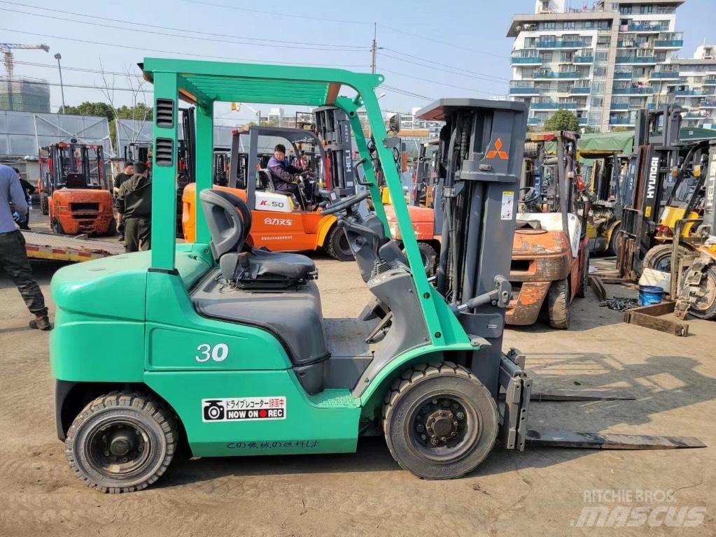 Mitsubishi FD30 柴油叉车