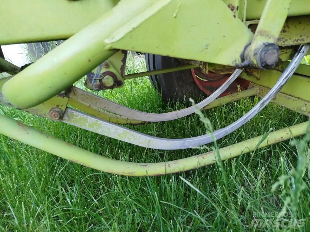 CLAAS Markant 52 方捆打捆机