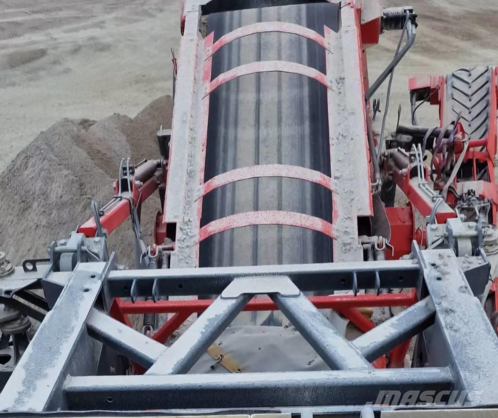 Sandvik QH 332 DDHS 移动式破碎机