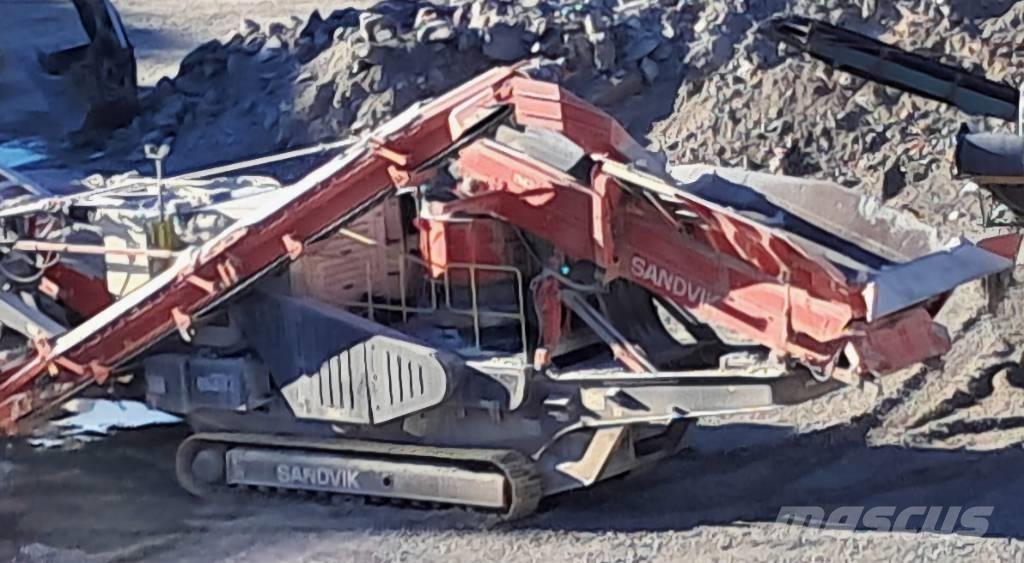 Sandvik QH 332 DDHS 移动式破碎机
