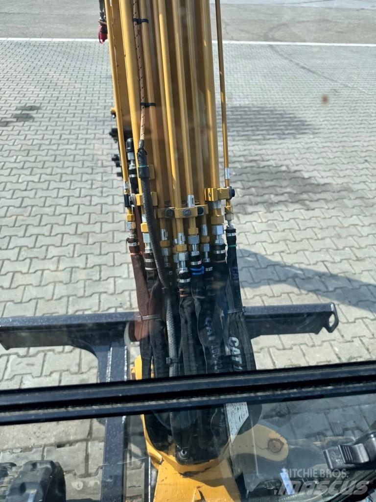 CAT 302.7 D CR 小型挖掘机