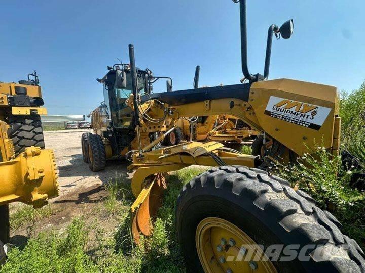 CAT 140 M 2 平地机/推土机