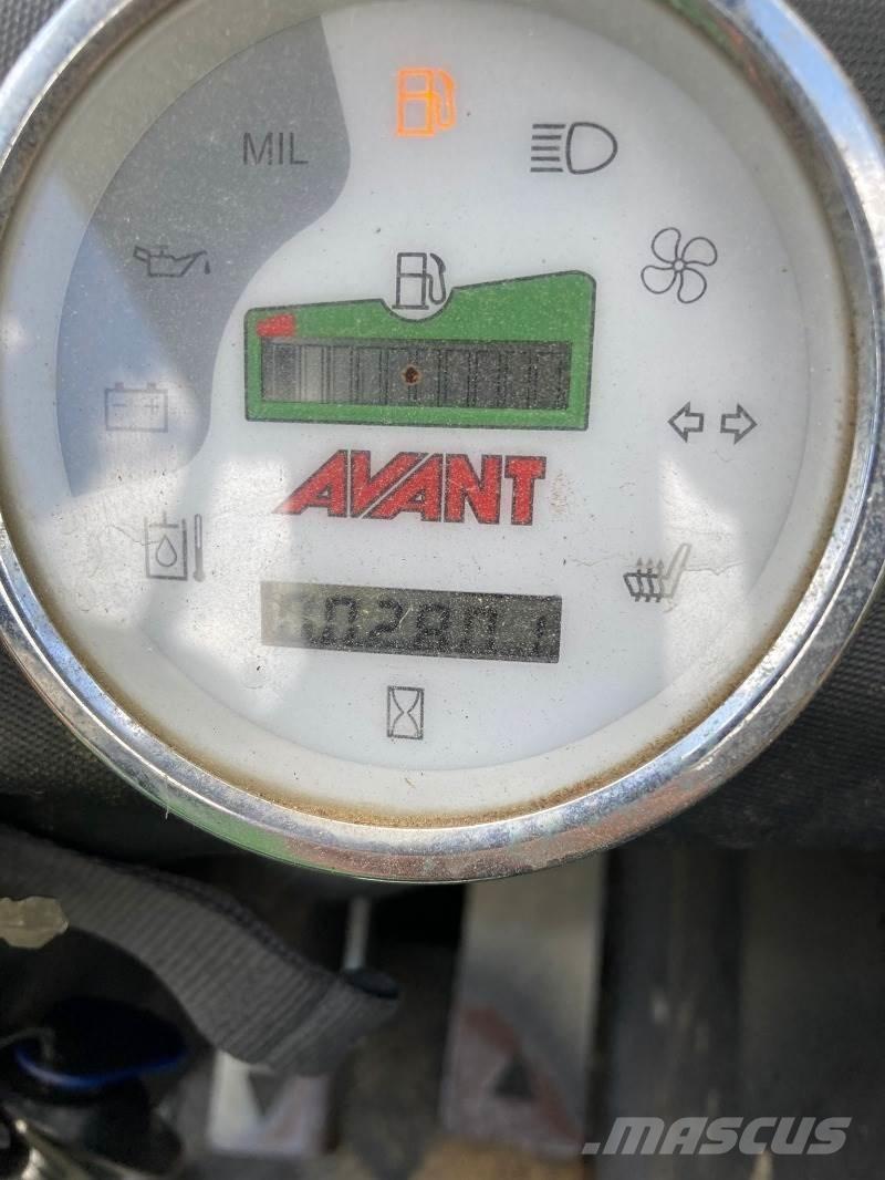 Avant 225 小型装载机