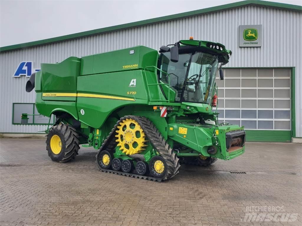 John Deere S770 联合收割机