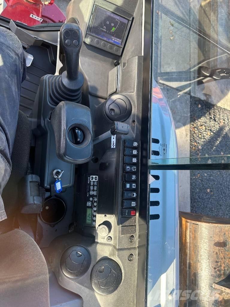 Takeuchi TB 230 小型挖掘机