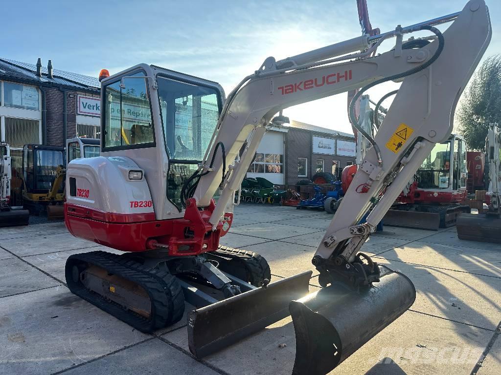 Takeuchi TB 230 小型挖掘机