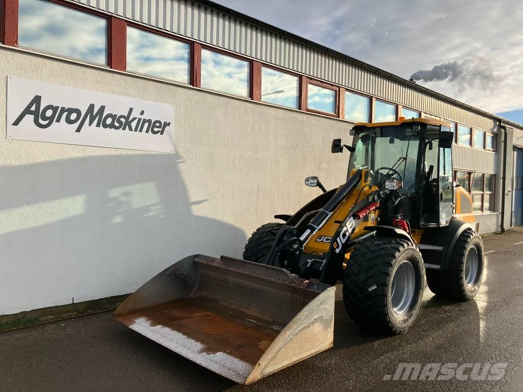 JCB 409 STAGE V - AGRI 小型装载机