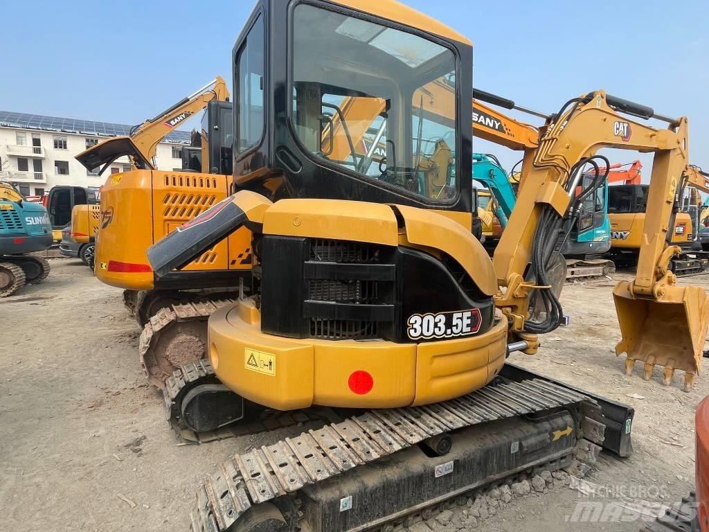 CAT 303.5 小型挖掘机