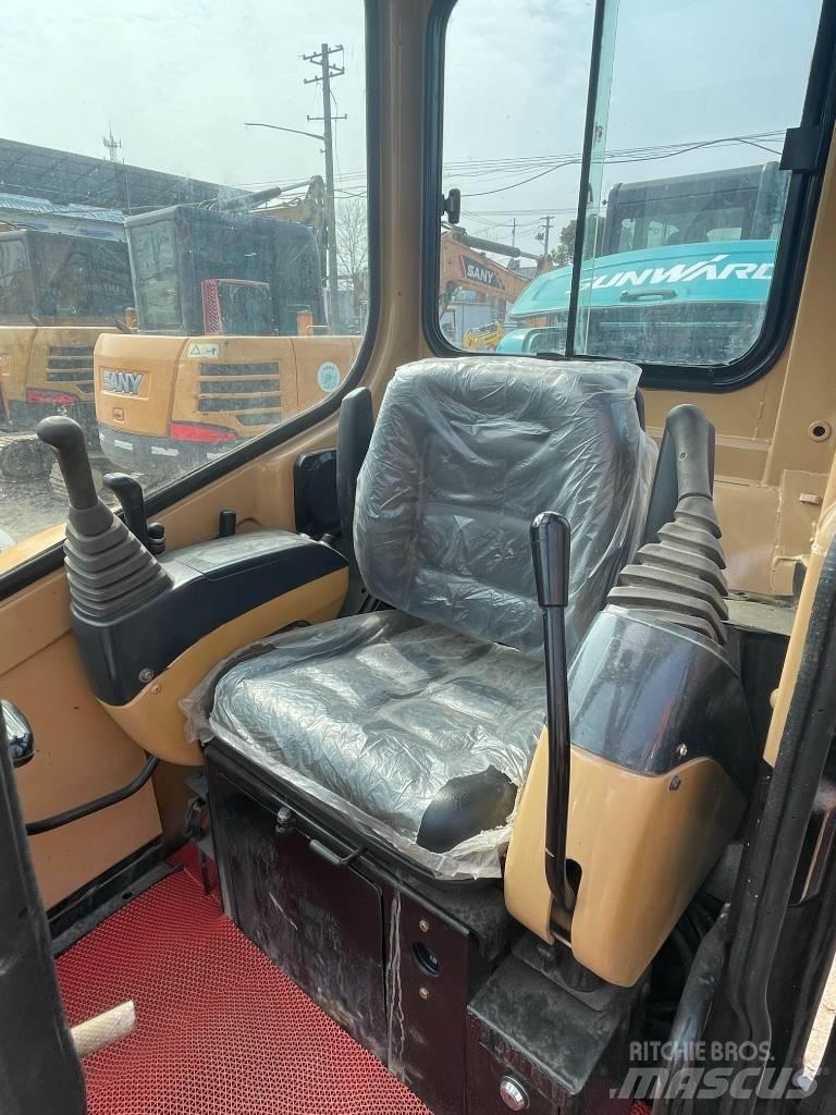 CAT 303.5 小型挖掘机