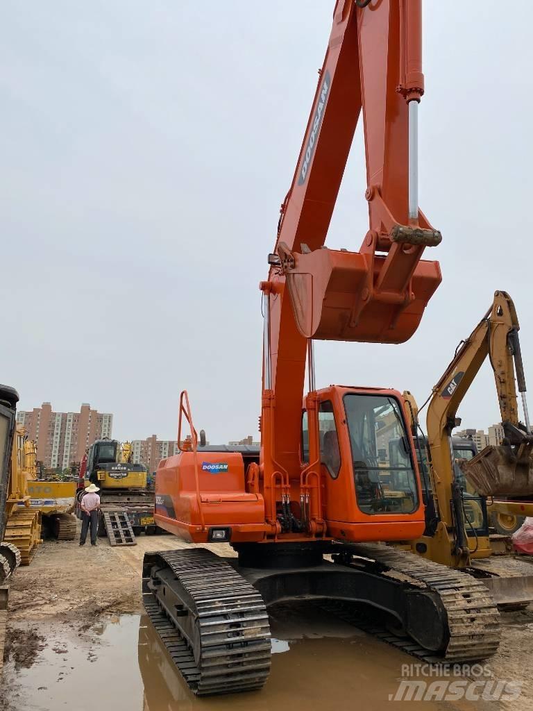 Doosan dh220lc-7 履带挖掘机