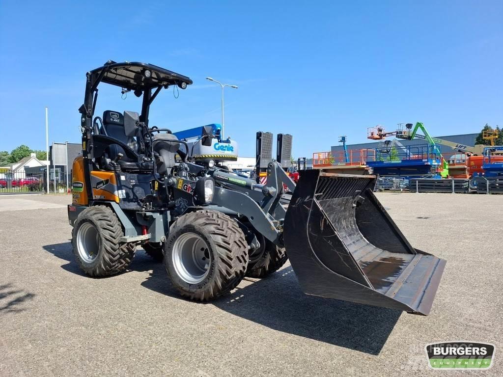 GiANT G1500 X-TRA 小型装载机