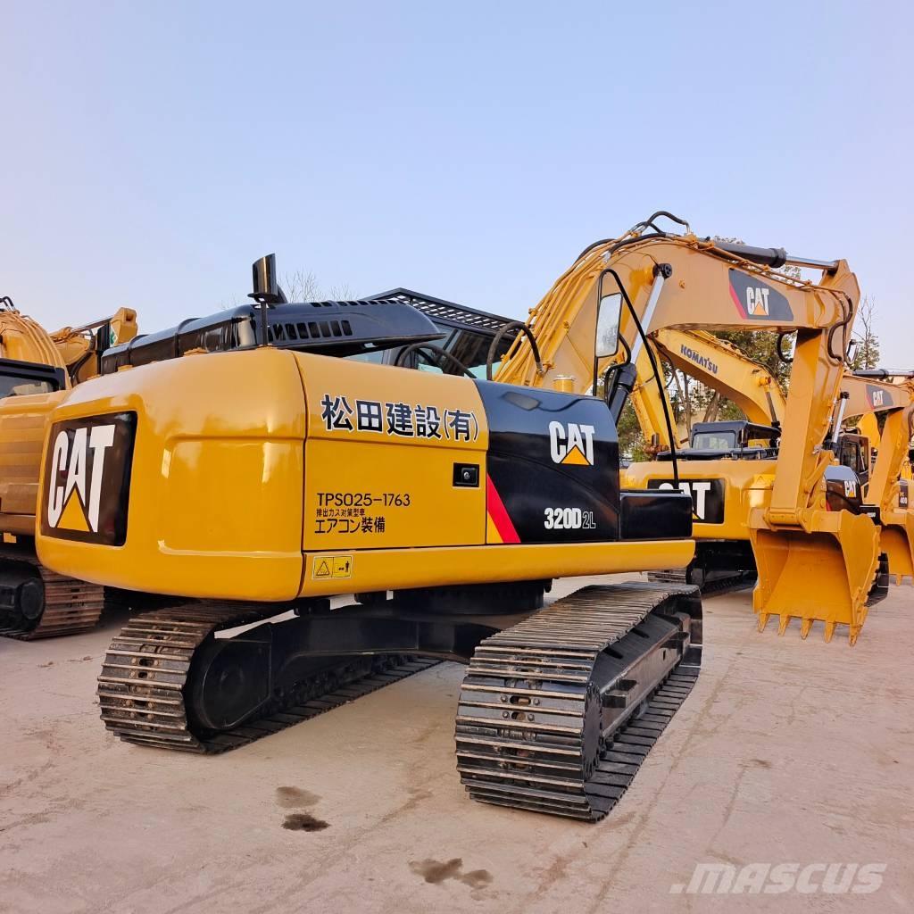 CAT 320 D2 履带挖掘机