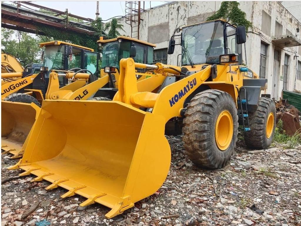 Komatsu WA 320-5 轮式装载机