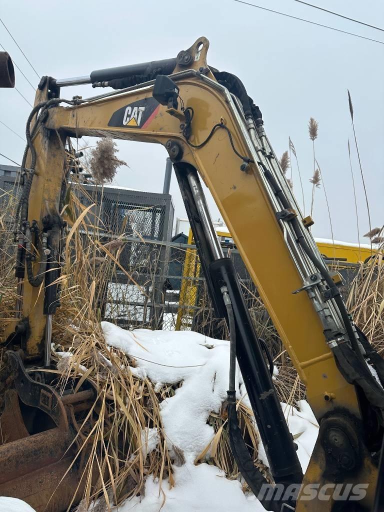 CAT 304 E 2 CR 小型挖掘机