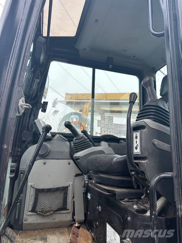 CAT 304 E 2 CR 小型挖掘机