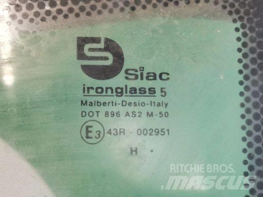 CAT TH407C door 驾驶室与内部