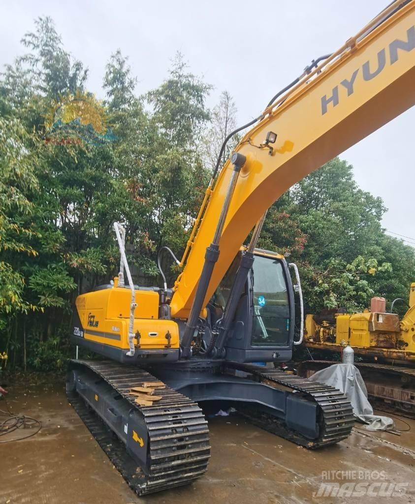 Hyundai R220LC-9S 轮式挖掘机
